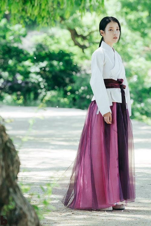 Người t&igrave;nh &aacute;nh trăng tập 12: IU từ chối lời cầu h&ocirc;n từ Lee Jun Ki