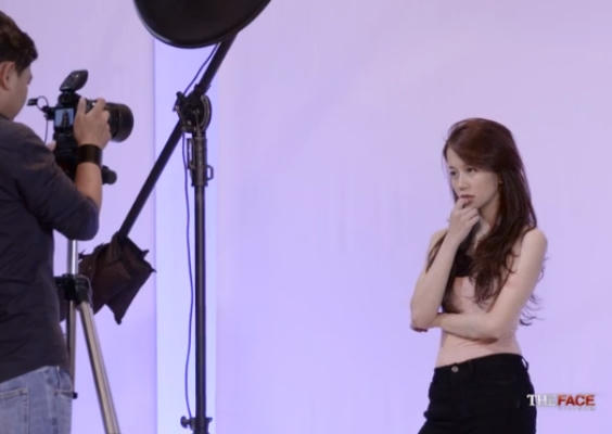 An Nguy hoàn toàn lép vế so với các thí sinh khác về mặt ngoại hình và chuyên môn.