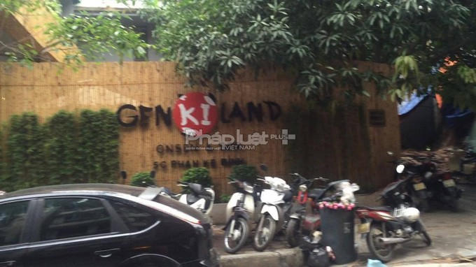 Một nhà hàng...