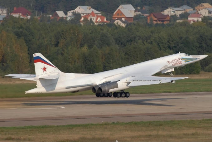 Tu-160 (Ảnh: Business Insider).