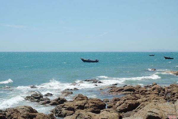 Bãi biển Hòn Rơm.