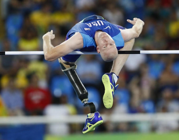 VĐV Jeff Skiba của Mỹ tham gia thi đấu giải nhảy cao T44 của nam. (Ảnh: Reuters)