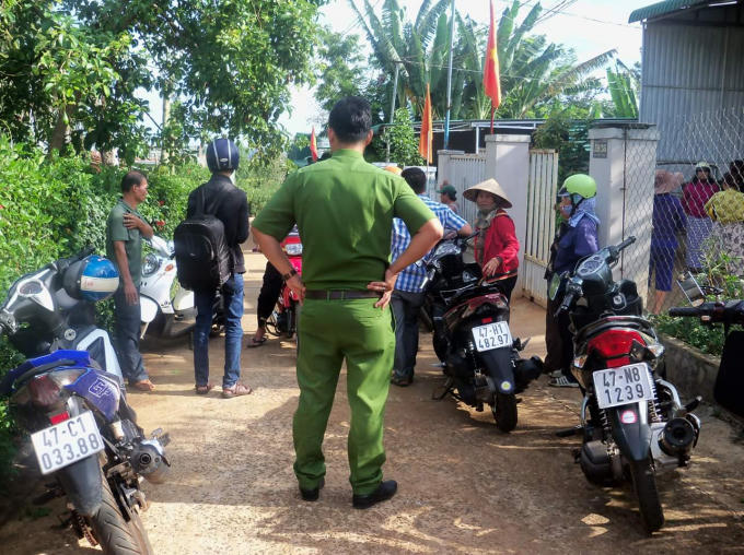 Hiện trường vụ điện giật cháu bé.