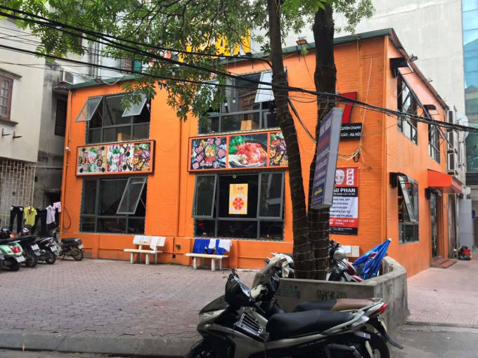 Nhà hàng lẩu Phan tại đường Nguyễn Chánh.