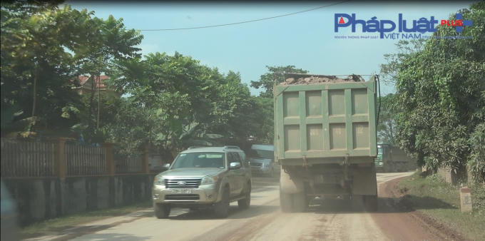 Trên nhiều tuyến đường của tỉnh Bắc Giang, các xe như thế này vẫn đang tung hoành.