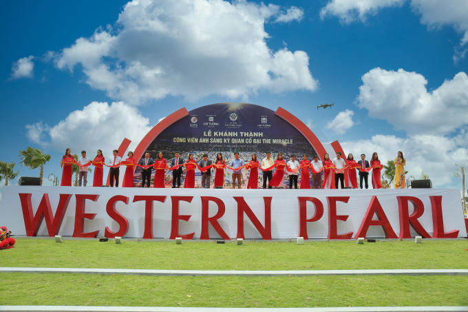 công viên Ánh sáng kỳ quan Cổ Đại The Miracle.