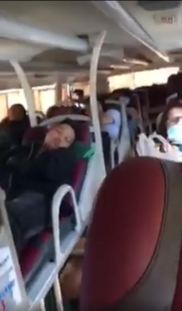 Hành khách trên xe.