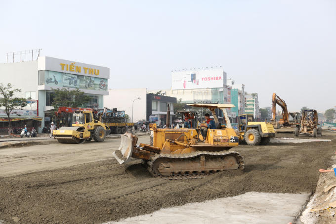 Công nhân đang dần được hoàn tất, phần hầm và đường gom theo hướng Điện Biên Phủ đi Lý Thái Tổ