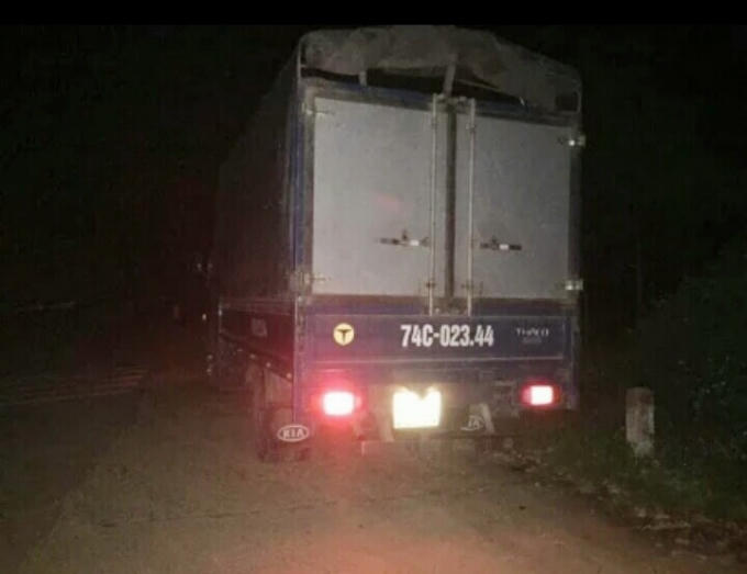 Chiếc xe của nhóm thương lái. (Ảnh: QT).