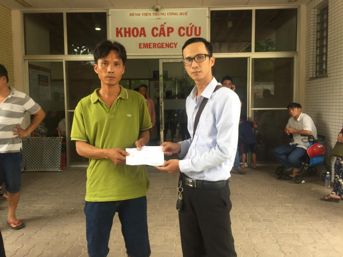 Đại diện chủ đầu tư đã đến Bệnh viện Trung ương Huế thăm hỏi, động viên và hỗ trợ ban đầu cho các nạn nhân.