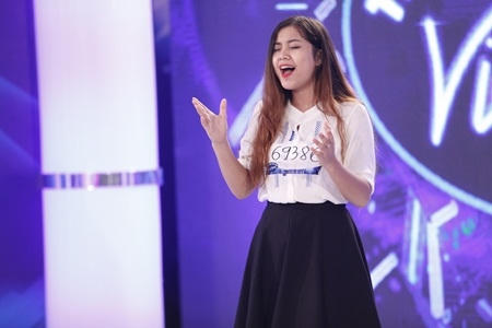 Vietnam Idol: Thu Minh ngẫu hứng hướng dẫn thí sinh biểu cảm sexy thể hiện hit của Hồ Ngọc Hà