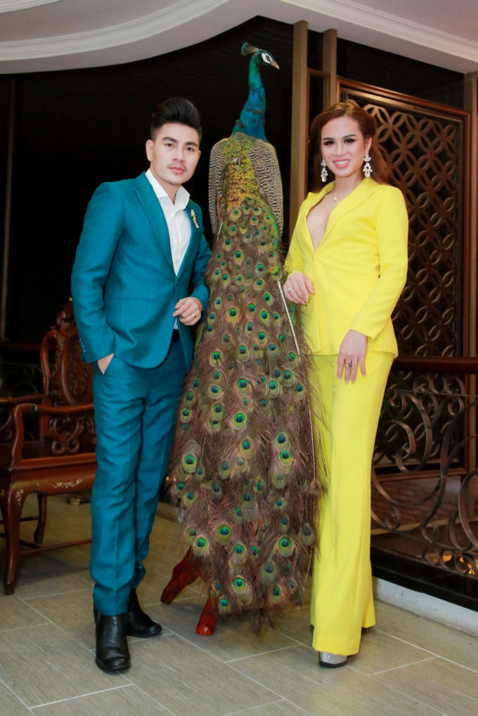 Hoa hậu Dy Khả H&acirc;n đ&oacute;n tuổi mới b&ecirc;n buổi tiệc sinh nhật b&iacute; mật c&ugrave;ng bạn b&egrave; th&acirc;n thiết