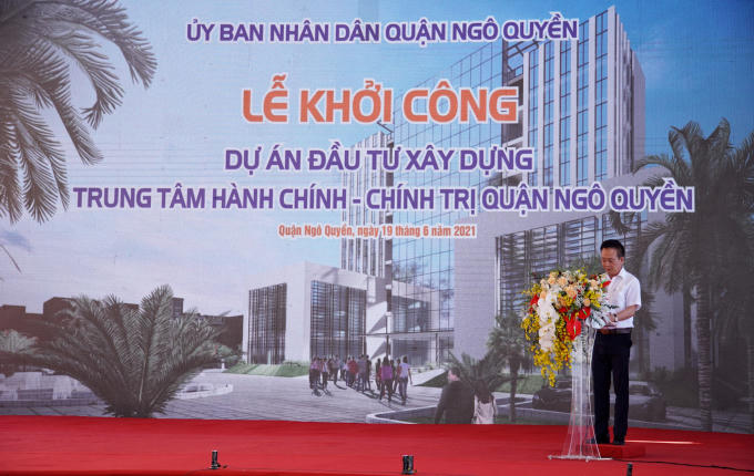 Đại diện liên danh nhà thầu phát biểu