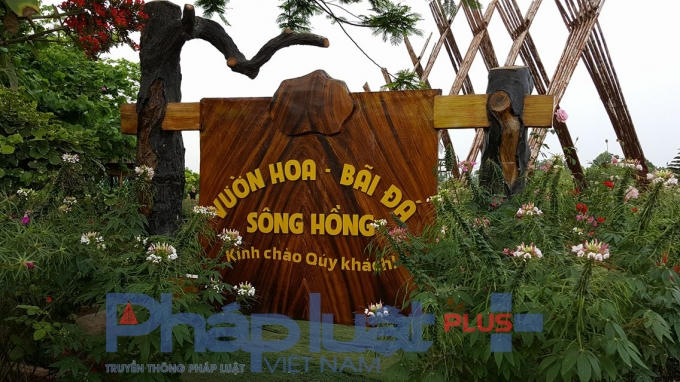 Bãi đá sông Hồng.