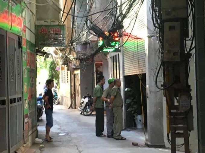 Cơ quan CSĐT Công an TP. Hà Nội đang điều tra, làm rõ vụ án mạng đặc biệt nghiêm trọng này.