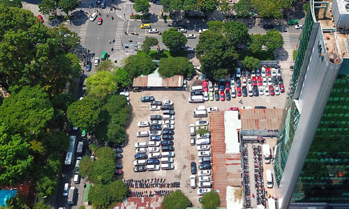 Khu đất vàng toạ lạc tại số 8-12 Lê Duẩn, quận 1. Ảnh: Quỳnh Trần.