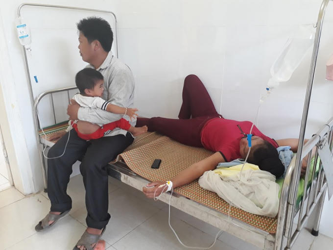 Hơn 141 bệnh nhân phải nhập viện vì ngộ độc sau khi đi ăn đám cưới tại bản Nà Mện xã Nậm Ty huyện Sông Mã, tỉnh Sơn La.