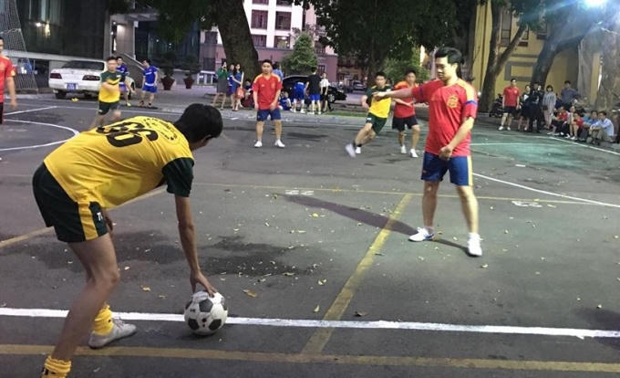 Hiệp 1 của trận đấu 2 bên "ngang sức ngang tài"