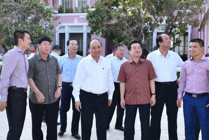 Thủ tướng khẳng định Chính phủ sẽ giữ ổn định kinh tế vĩ mô, tạo môi trường đầu tư thuận lợi nhất cho các nhà đầu tư.