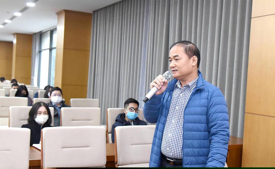 Phó trưởng Ban Trị sự Báo Đại biểu Nhân dân Đinh Văn Bản phát biểu tại Hội nghị