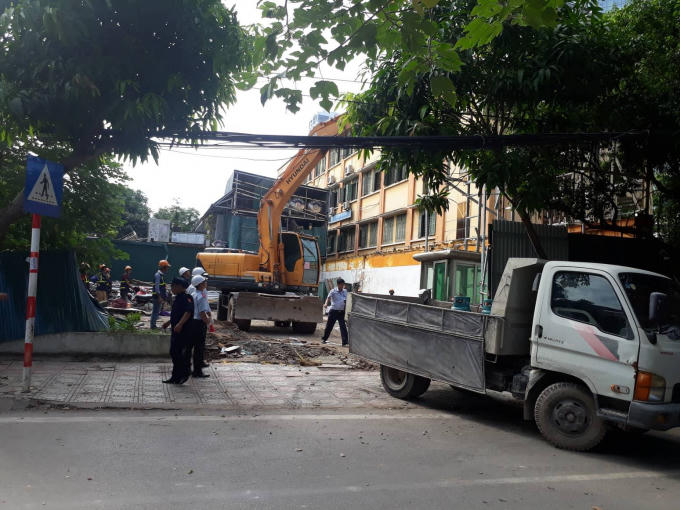 Cho đến 8h30 công tác cưỡng chế mới chính thức được triển khai.