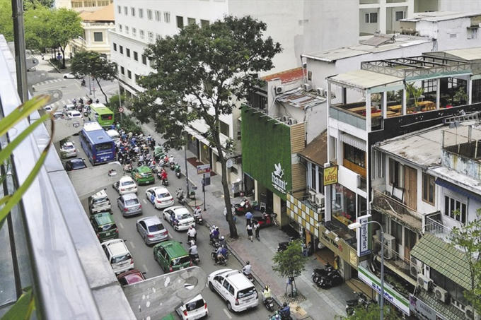 Nh&agrave; v&agrave; xe &ocirc;t&ocirc; đang bị đề xuất g&aacute;nh th&ecirc;m thuế t&agrave;i sản - Ảnh: PK