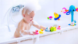 Cảnh b&aacute;o: Nhiều trẻ đuối nước ngay trong nh&agrave; do người lớn bất cẩn