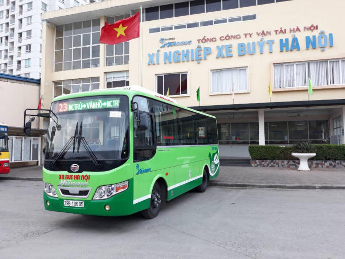 Từ ngày 05/05/2018, Tổng công ty vận tải Hà Nội – Xí nghiệp xe buýt Hà Nội tiến hành đưa 13 phương tiện mơi, hiện đại vào khai thác tuyến 23.