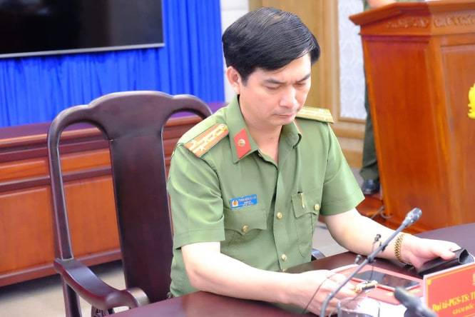 Đại tá Trịnh Ngọc Quyên - Giám đốc công an Bình Dương chủ trì họp báo