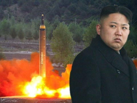 Nhà lãnh đạo Triều Tiên Kim Jong-un muốn sản xuất hàng loạt tên lửa Pukguksong-2 để tăng cường sức mạnh quân sự cho đất nước.