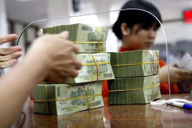 Ngân hàng Nhà nước chính thức thực hiện việc siết lại giới hạn dùng vốn ngắn hạn cho vay trung dài hạn của các ngân hàng, có hiệu lực từ ngày 1/1/2020 (ảnh minh họa).