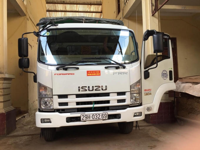 Chiếc xe tải nhãn hiệu Isuzu anh Miền mua tại đại lý Isuzu Long Biên.