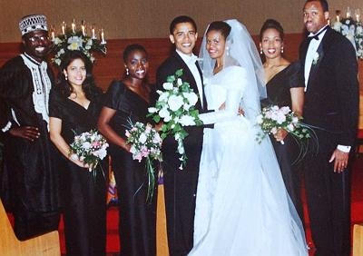 Trải qua 24 năm sống cùng nhau, Tổng thống Obama chưa hề ngần ngại khi trao cho vợ những cử chỉ ngọt ngào. Đệ nhất phu nhân cho biết, ông Barack là một “người đặc biệt”, theo một cách hoàn hảo.