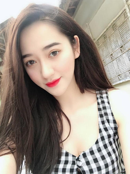 Hồng Ngọc xinh đẹp trong cuộc sống hàng ngày