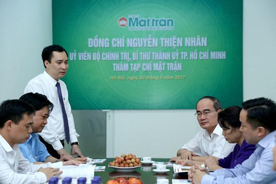 Tổng Bi&ecirc;n tập Vũ Văn Tiến khẳng định: &ldquo;Mỗi c&aacute;n bộ, ph&oacute;ng vi&ecirc;n của T&ograve;a soạn l&agrave; t&agrave;i sản v&ocirc; c&ugrave;ng qu&yacute; gi&aacute; v&agrave; nỗ lực hết m&igrave;nh v&igrave; sự ph&aacute;t triển của Tạp ch&iacute;&rdquo;.