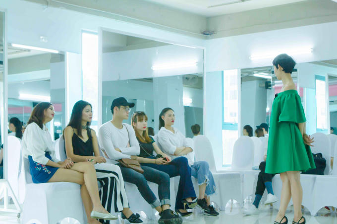Xuân Lan cùng học trò khai giảng khóa học đầu tiên về đào tạo người mẫu
