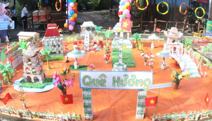 Sau 3 năm thực hiện chương trình Sữa học đường rất thành công tại tỉnh Đồng Nai, các cô trò của trường mầm non trong tỉnh đã sáng tạo rất nhiều mô hình được làm từ vỏ hộp sữa, thông qua việc tái sử dụng vỏ hộp sữa rất hữu ích này các cô trò mầm non tỉnh Đồng Nai còn thể hiện hành động đẹp đó chính là bảo vệ môi trường, hạn chế rác thải.