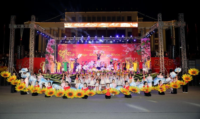 Các tiết mục nghệ thuật được công diễn tại chương trình.