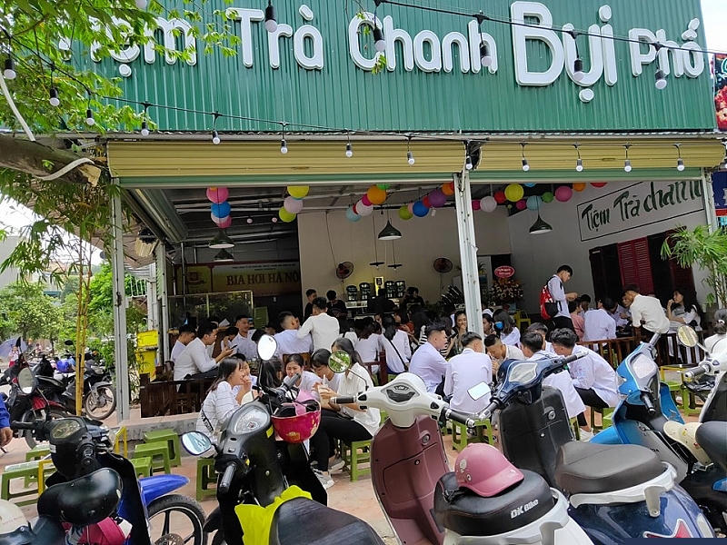 Các tiệm trà chanh được đông đảo các bạn trẻ yêu thích, đặc biệt là học sinh.