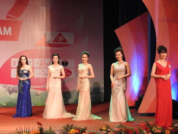 Th&iacute; sinh Người đẹp Ảnh Việt Nam lộng lẫy trong phần thi trang phục dạ hội