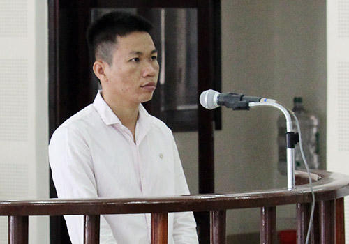 Bị cáo Lý trước vành móng ngựa. (Ảnh: VNE)