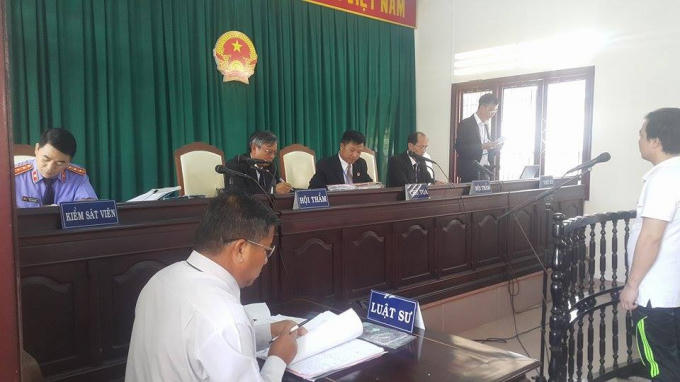 Tòa án nhân dân huyện Bảo Lâm tiến hành xét xử công khai vụ án bị cáo Trần Đức Lợi kêu oan.