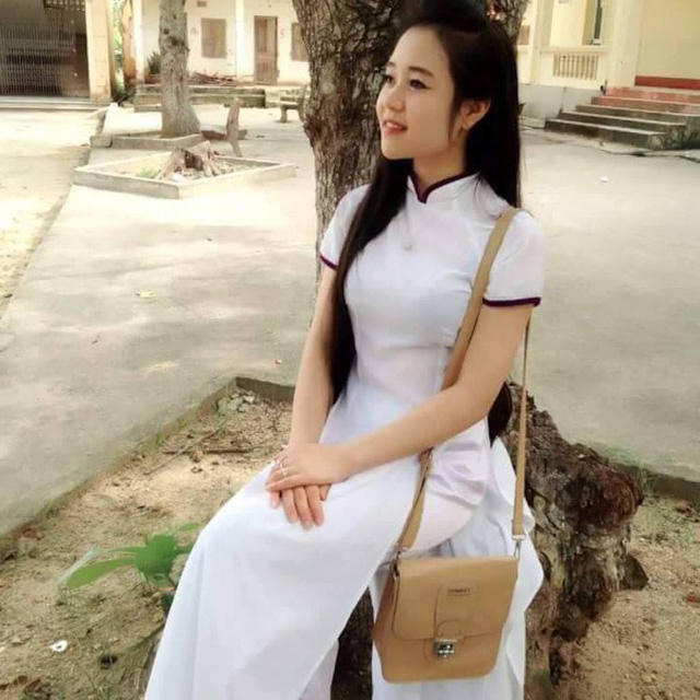 Hình ảnh cô con gái út Pay Thị Hương hồi học lớp 10.