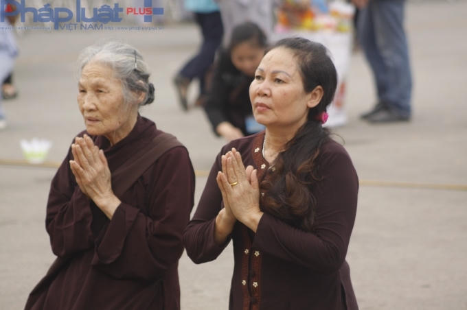 Đặc biệt Đại lễ còn thu hút phật tử và khoảng hơn 3.000 ngàn tăng ni, người dân trong và ngoài TP Hải Phòng đến đã đến dự, chiêm bái và cầu nguyện.