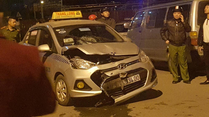 Chiếc Taxi tại hiện trường vụ tai nạn.