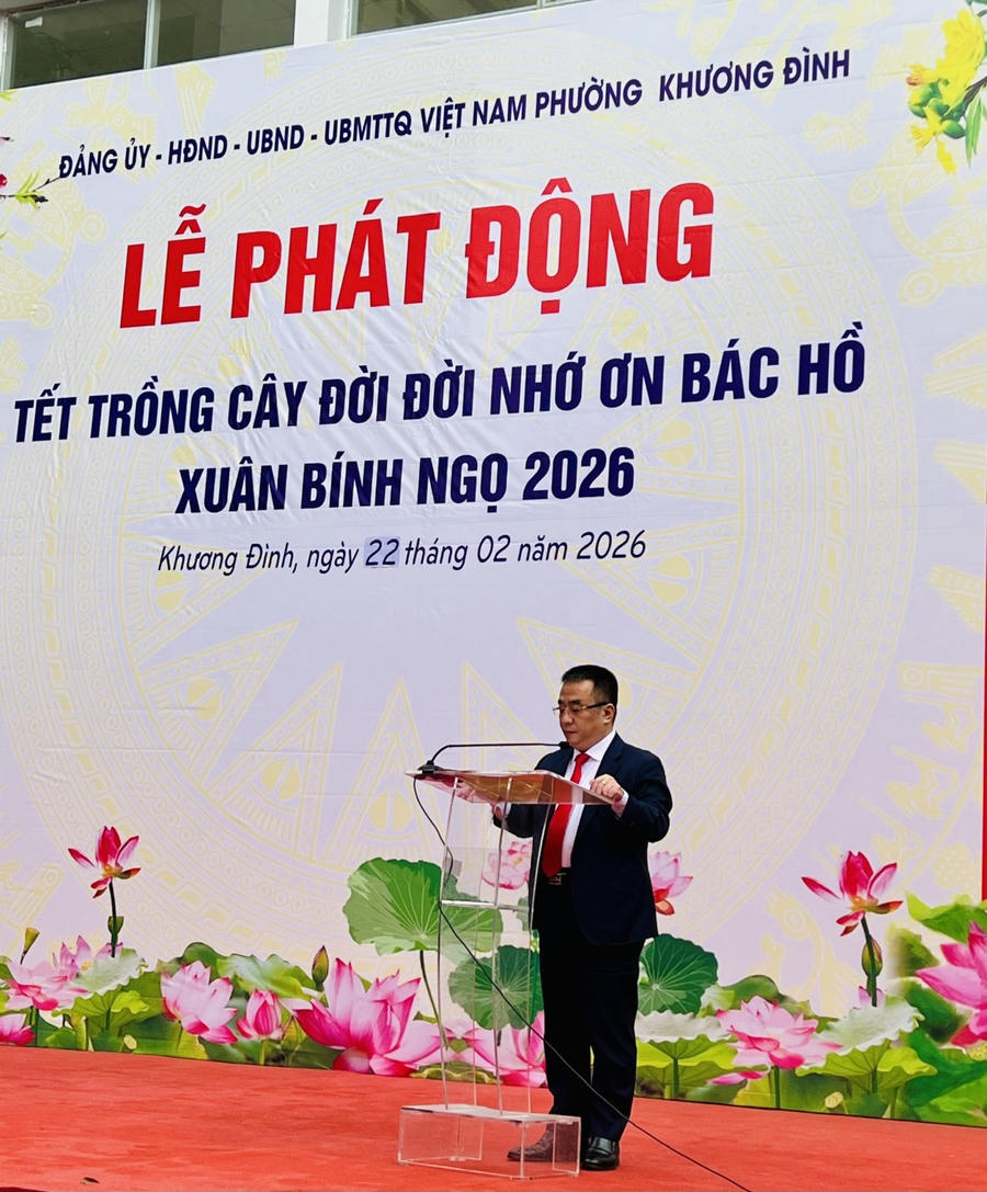 Phó Bí thư Đảng uỷ, Chủ tịch UBND phường Nguyễn Sỹ Đoàn phát biểu tại buổi lễ.