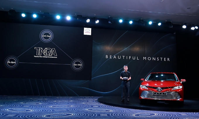 Toyota Camry 2019 nhập khẩu từ Th&aacute;i Lan gi&aacute; b&aacute;n từ 1,029 tỷ đồng
