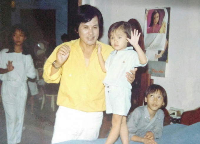 Hoài Anh Kiệt và cha lúc bé.