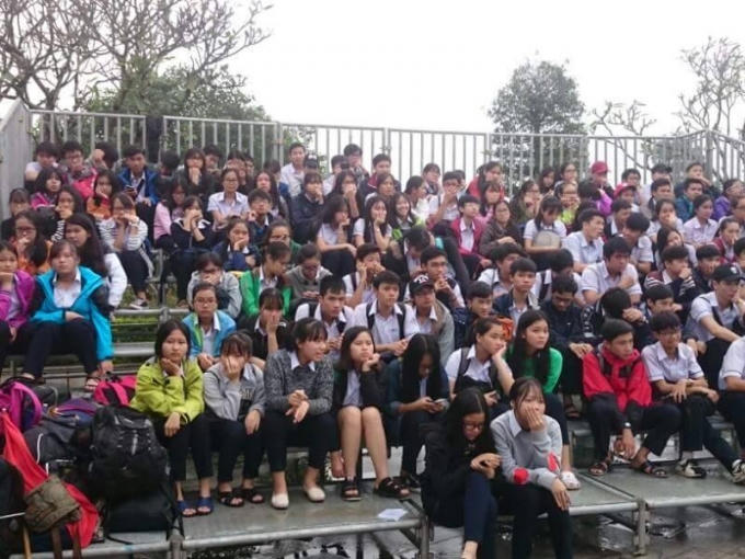 Buổi Lễ thu hút được nhiều bạn sinh viên, học sinh và người dân quan tâm.