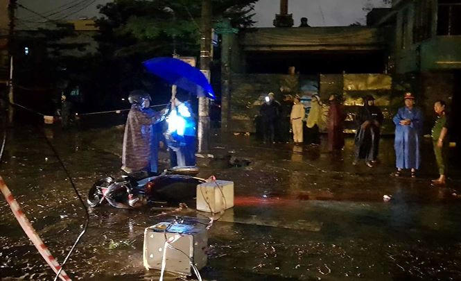 Hiện trường vụ tai nạn điện giật thương tâm.